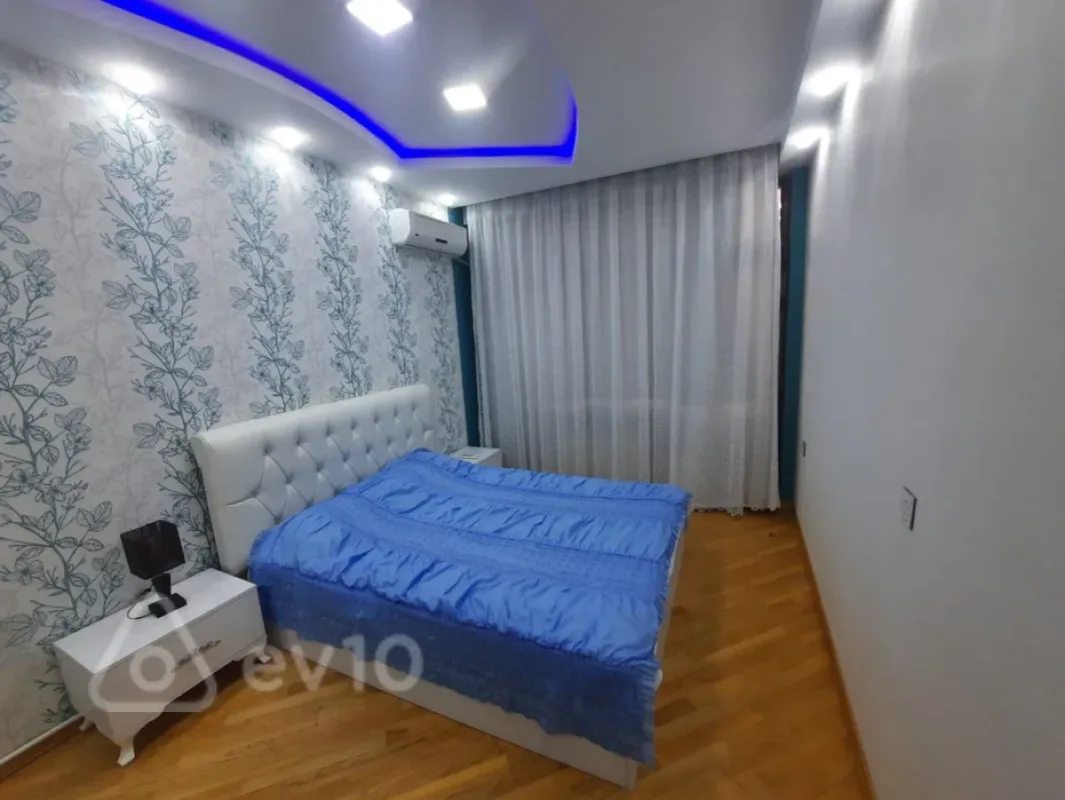 Kirayə verilir 2 otaqlı yeni tikili 100 m²