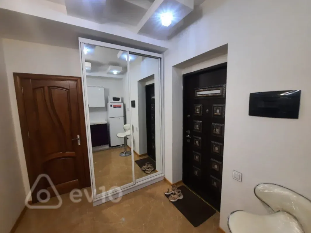 Kirayə verilir 2 otaqlı yeni tikili 100 m²