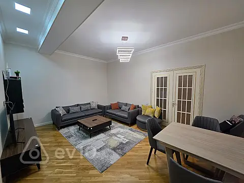 Satılır 3 otaqlı yeni tikili 73 m²