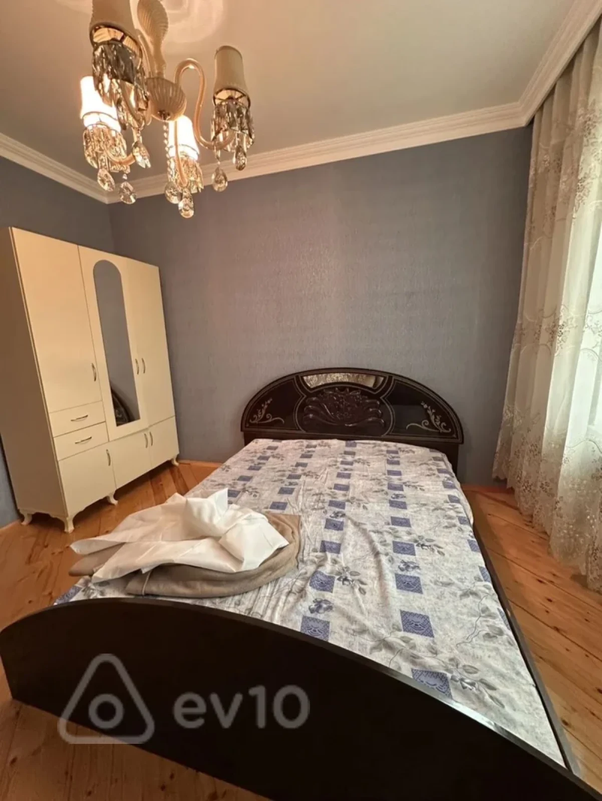 Kirayə verilir 2 otaqlı köhnə tikili 68 m²