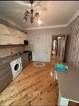 Kirayə verilir 2 otaqlı köhnə tikili 68 m²