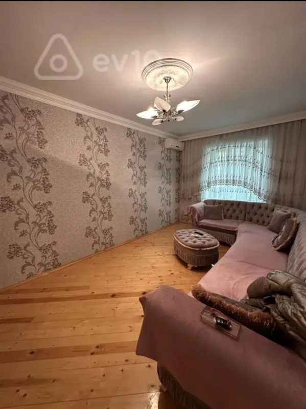 Kirayə verilir 2 otaqlı köhnə tikili 68 m²