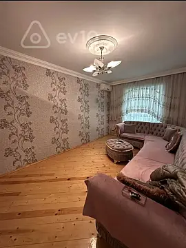 Kirayə verilir 2 otaqlı köhnə tikili 68 m²
