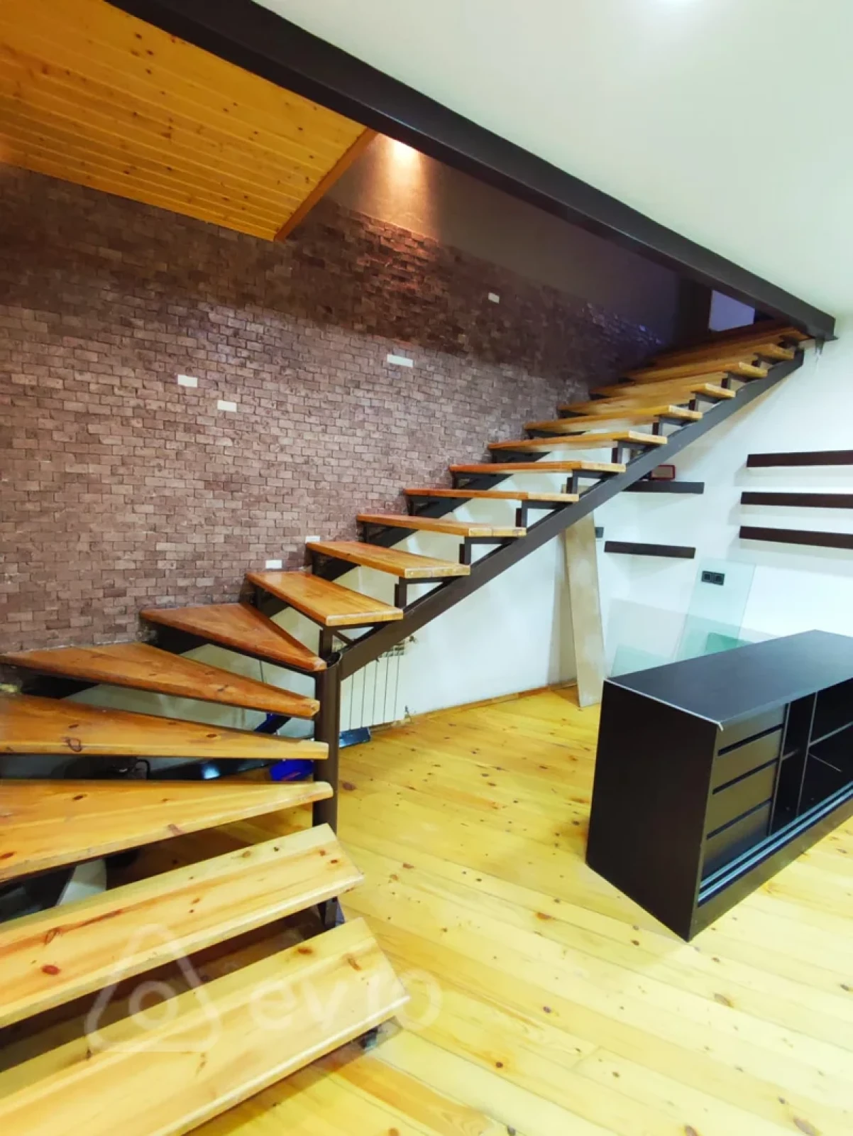 Kirayə verilir 2 otaqlı ofis 80 m²