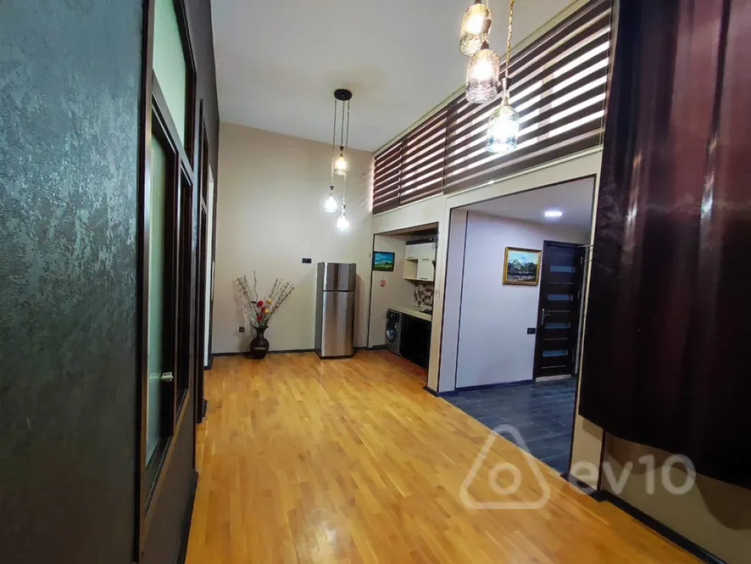 Kirayə verilir 2 otaqlı ofis 80 m²