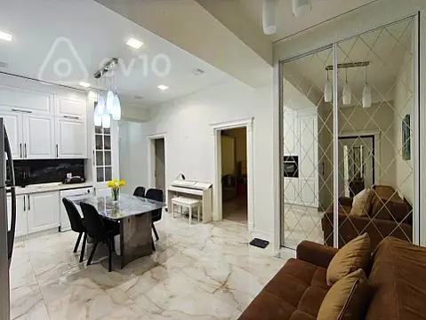 Kirayə verilir 4 otaqlı yeni tikili 130 m²