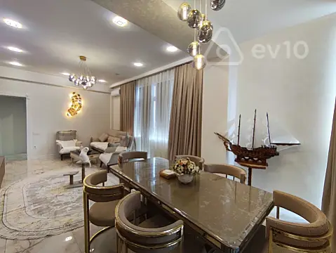 Kirayə verilir 4 otaqlı yeni tikili 130 m²