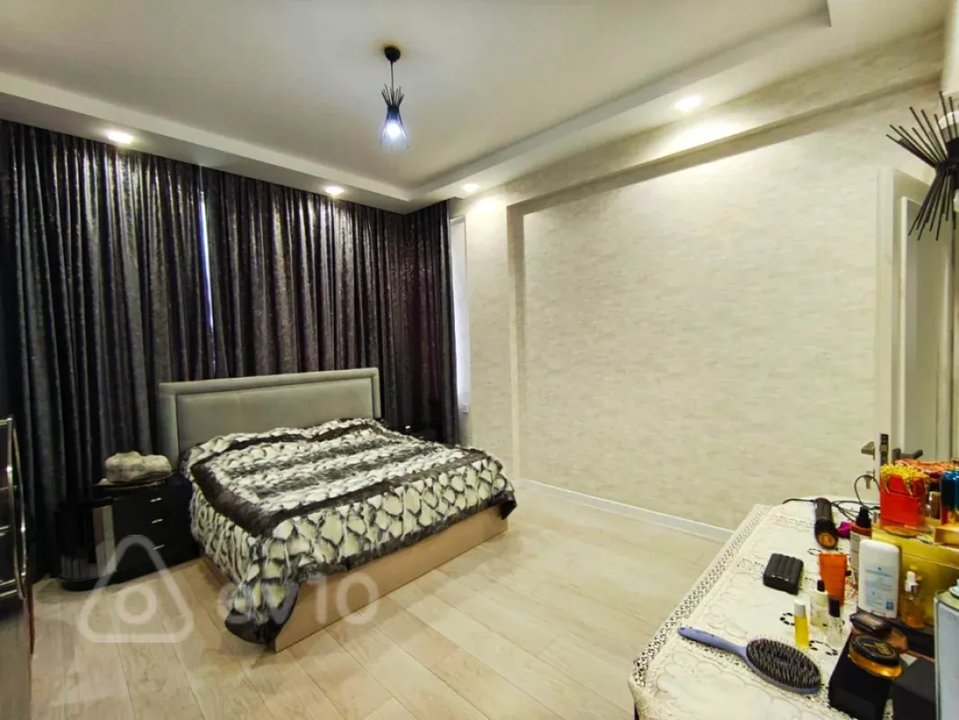 Kirayə verilir 4 otaqlı yeni tikili 130 m²