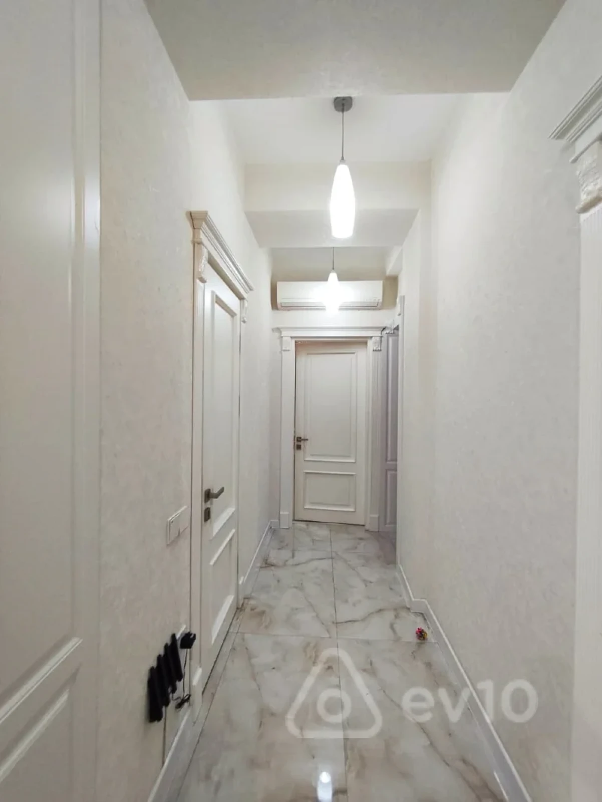 Kirayə verilir 4 otaqlı yeni tikili 130 m²