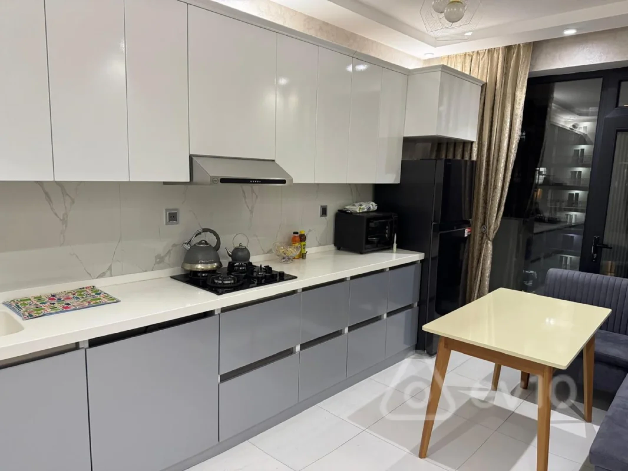 Kirayə verilir 2 otaqlı yeni tikili 84 m²