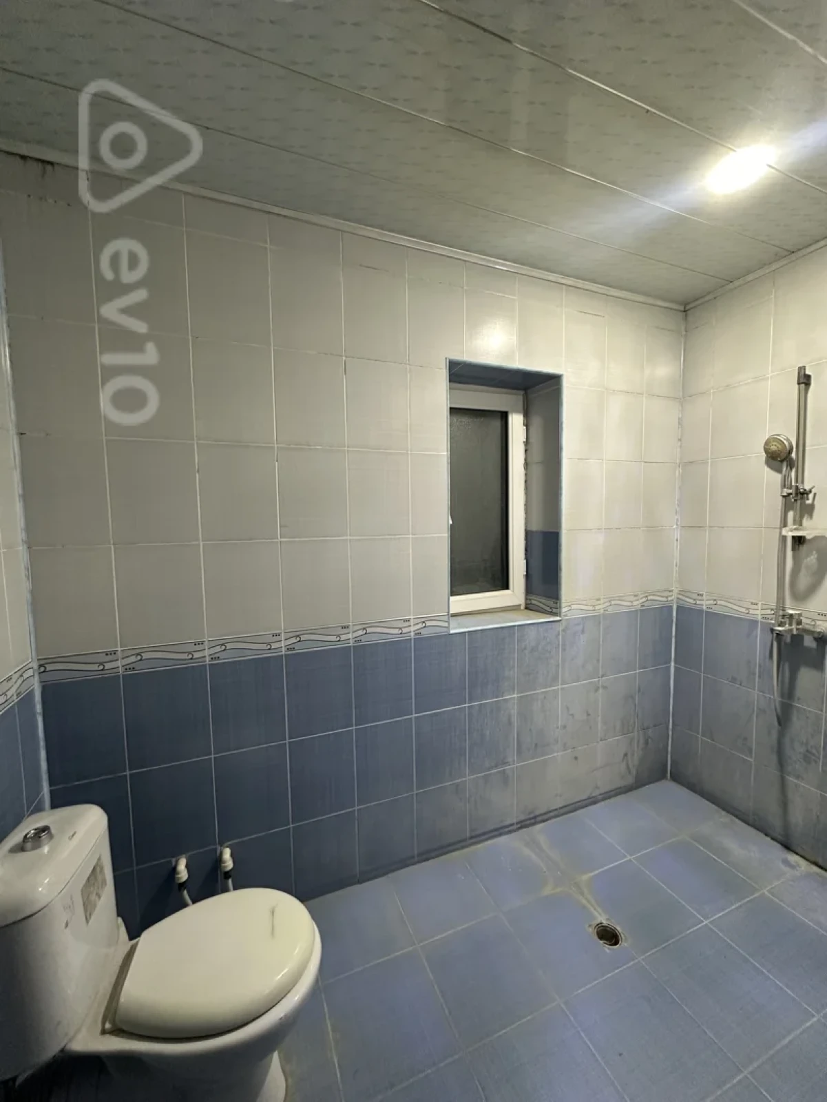 Satılır 6 otaqlı həyət evi 210 m²