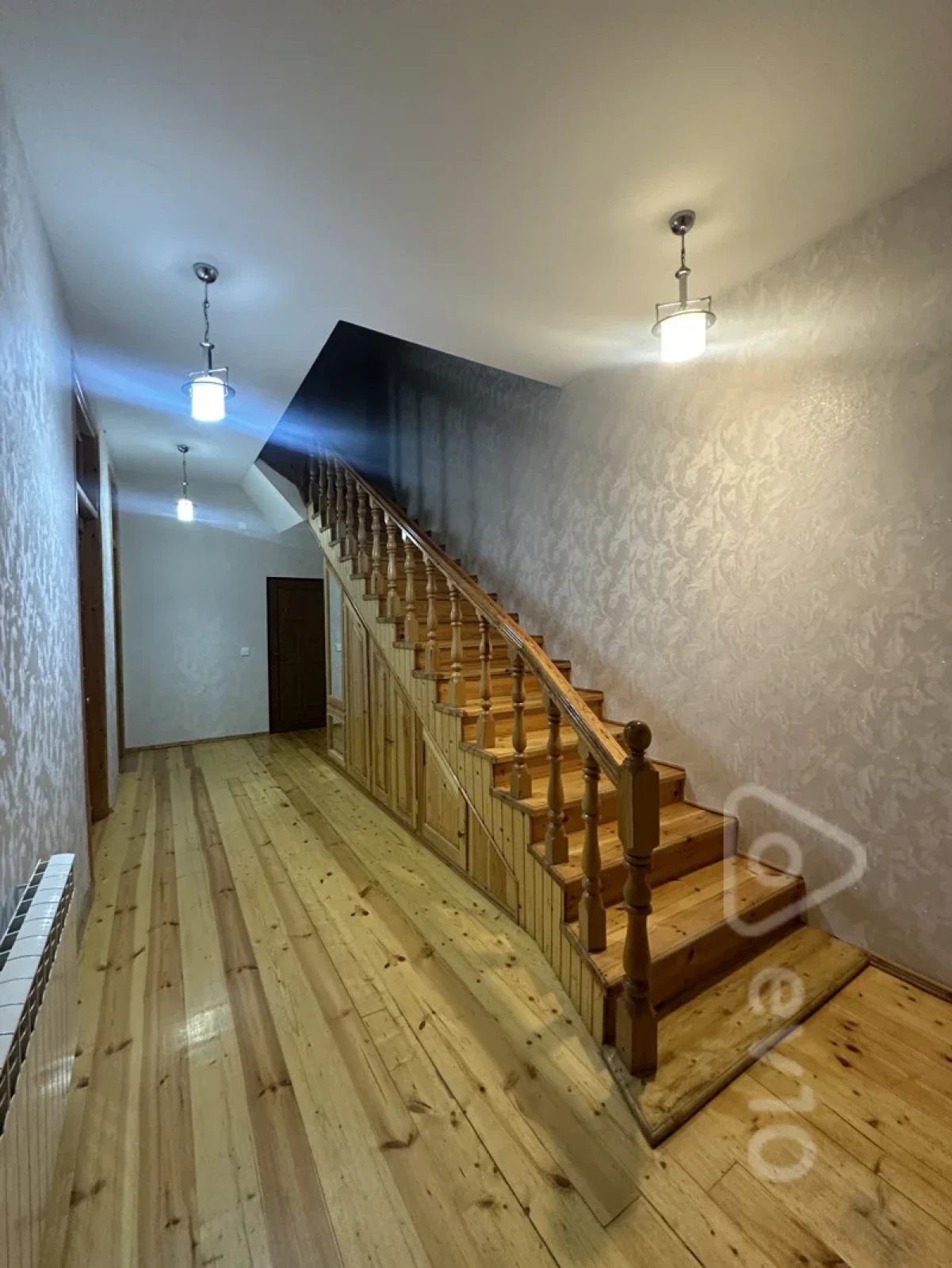 Satılır 6 otaqlı həyət evi 210 m²