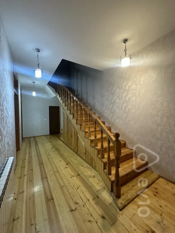 Satılır 6 otaqlı həyət evi 210 m²