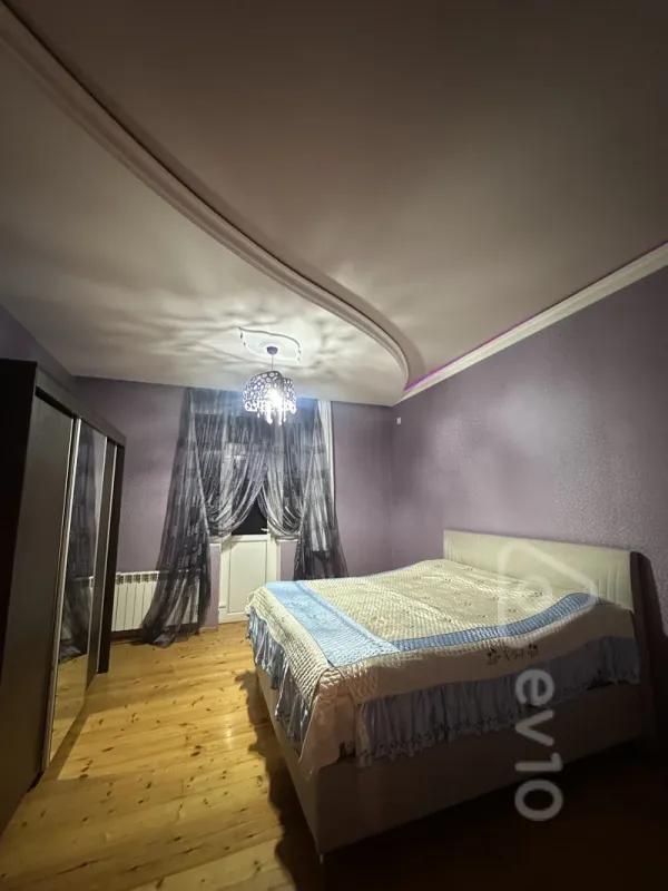 Satılır 6 otaqlı həyət evi 210 m²