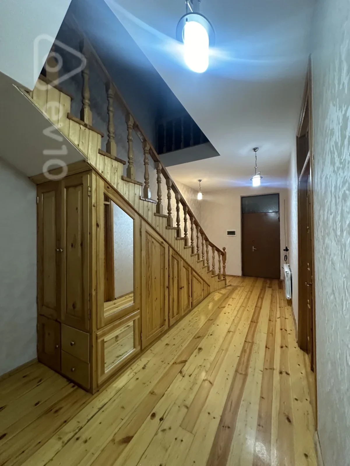 Satılır 6 otaqlı həyət evi 210 m²