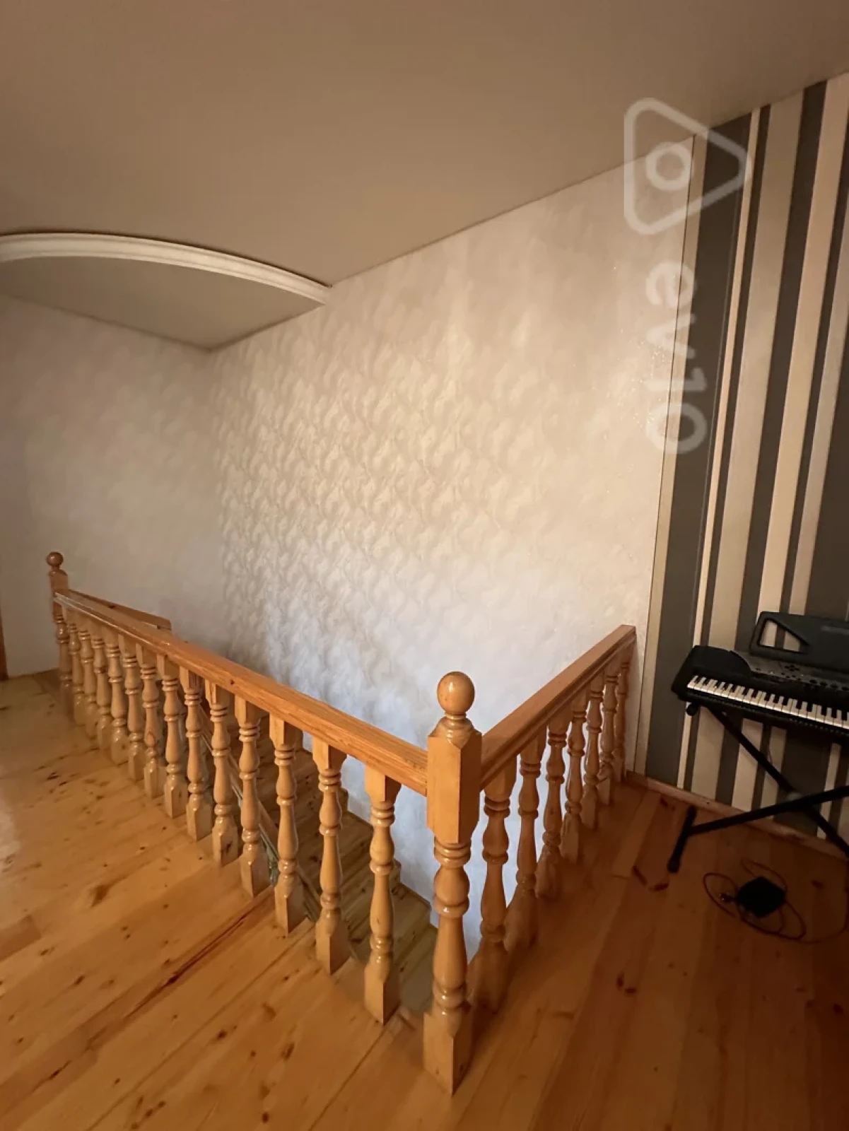 Satılır 6 otaqlı həyət evi 210 m²
