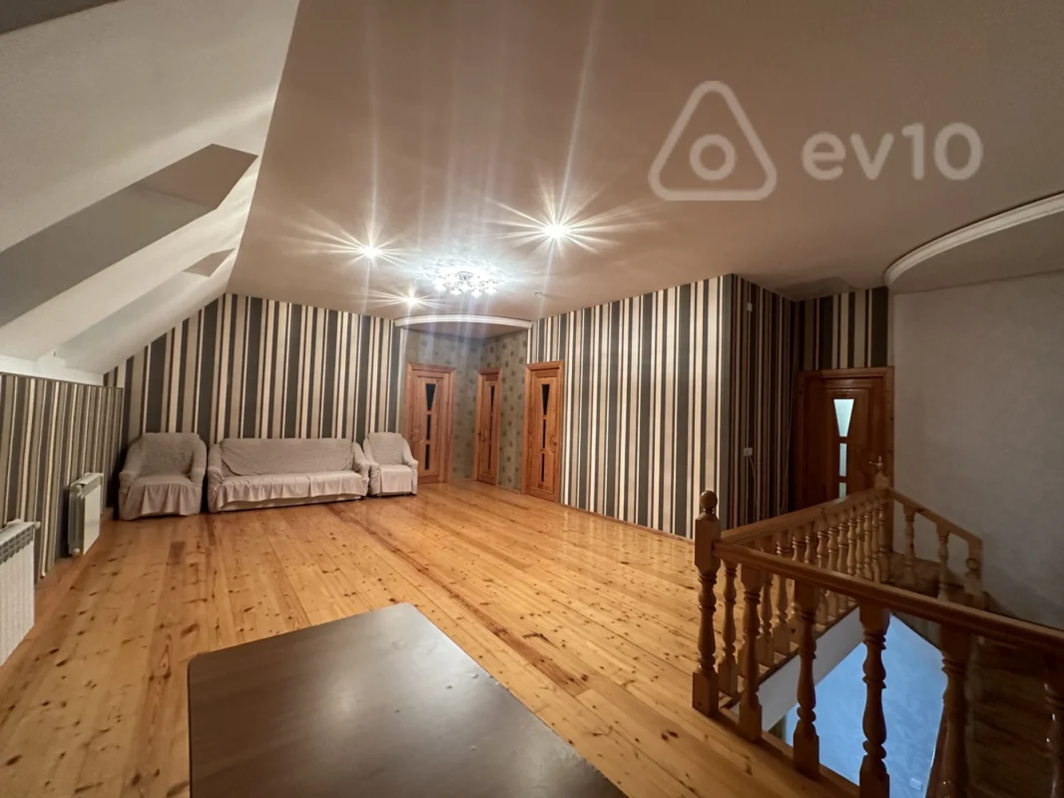 Satılır 6 otaqlı həyət evi 210 m²
