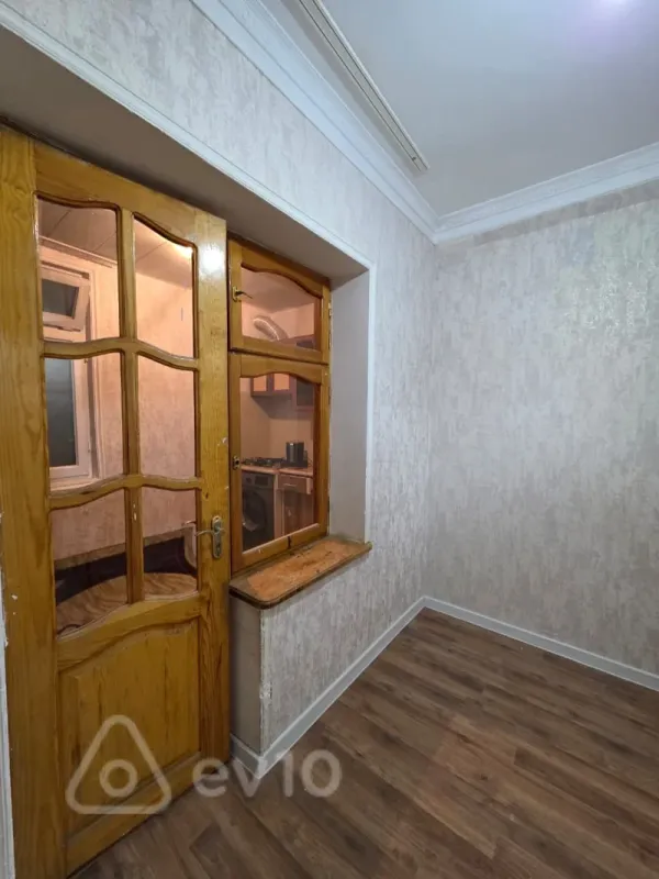 Kirayə verilir 2 otaqlı köhnə tikili 45 m²