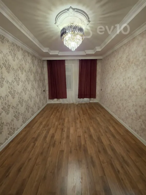 Kirayə verilir 2 otaqlı köhnə tikili 45 m²