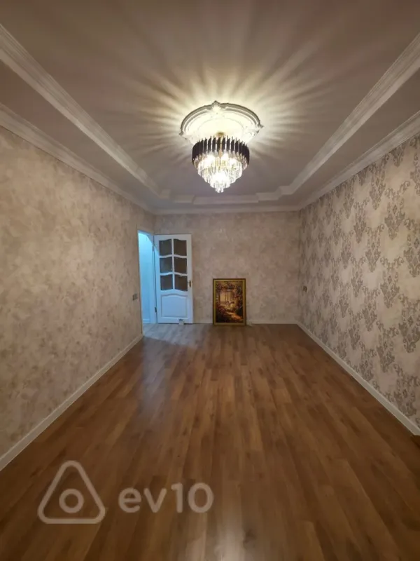 Kirayə verilir 2 otaqlı köhnə tikili 45 m²