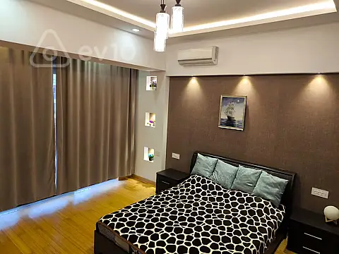 Kirayə verilir 2 otaqlı yeni tikili 75 m²