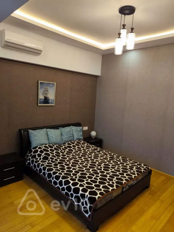 Kirayə verilir 2 otaqlı yeni tikili 75 m²