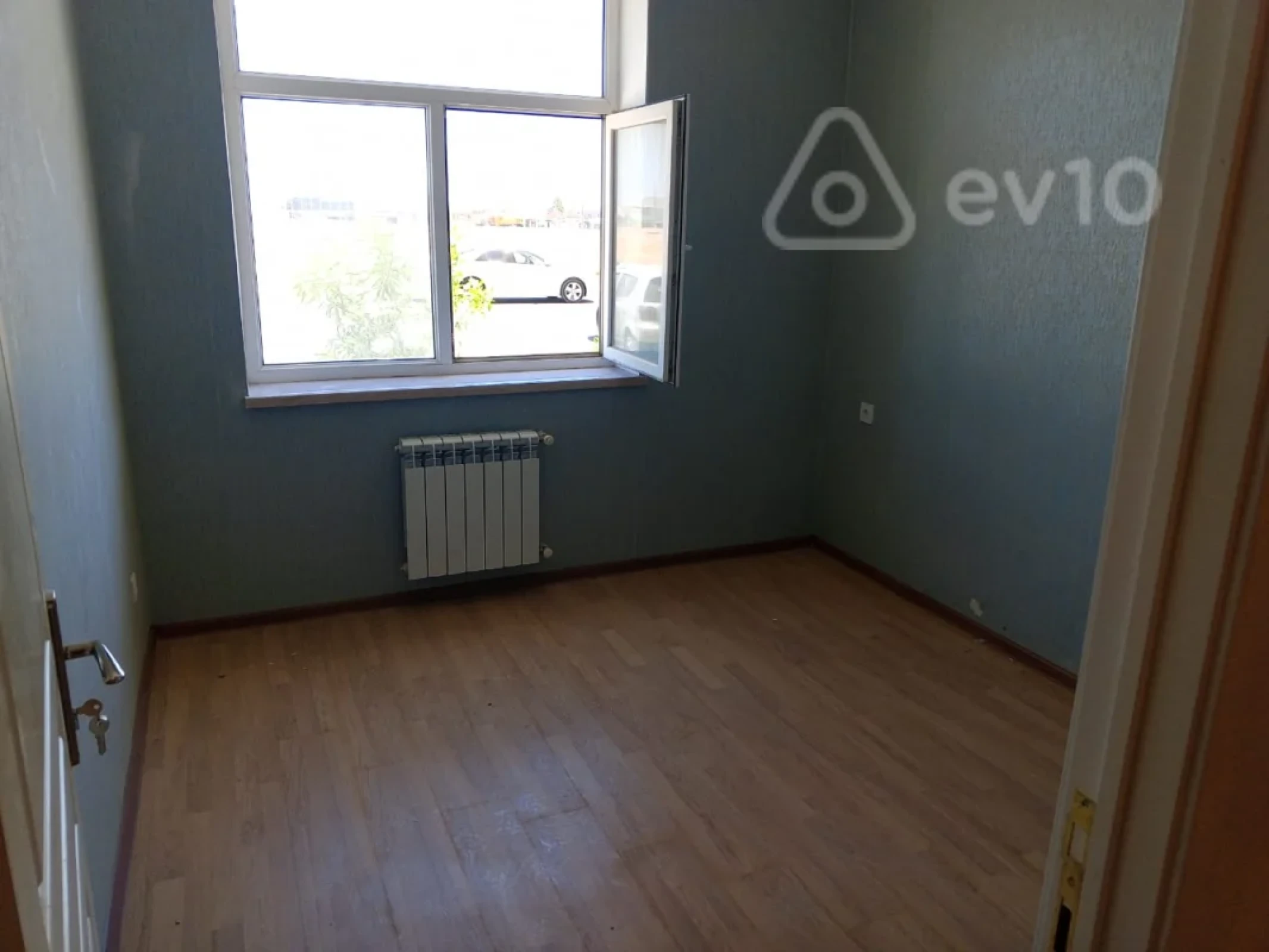 Satılır 4 otaqlı yeni tikili 90 m²