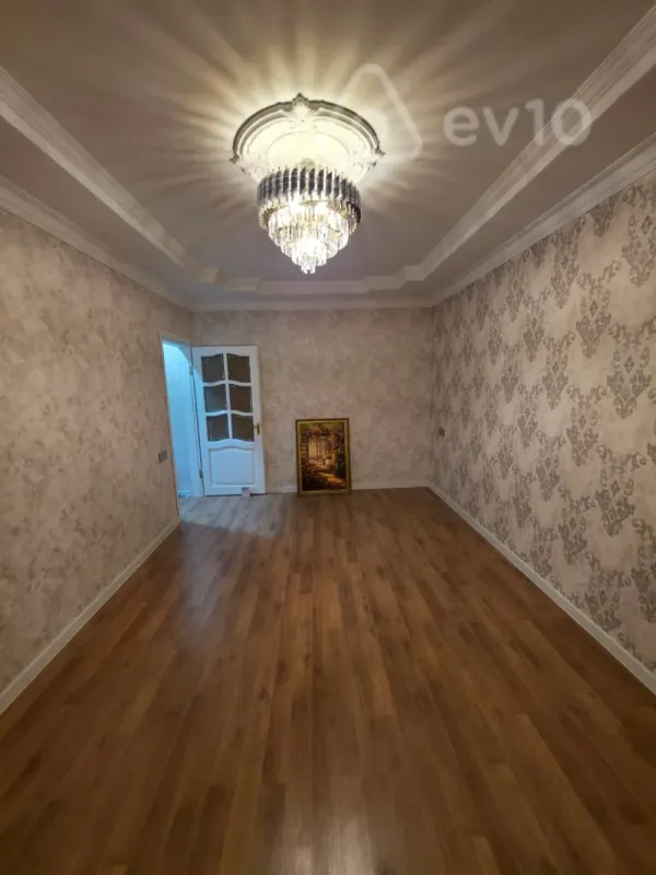 Kirayə verilir 2 otaqlı köhnə tikili 45 m²