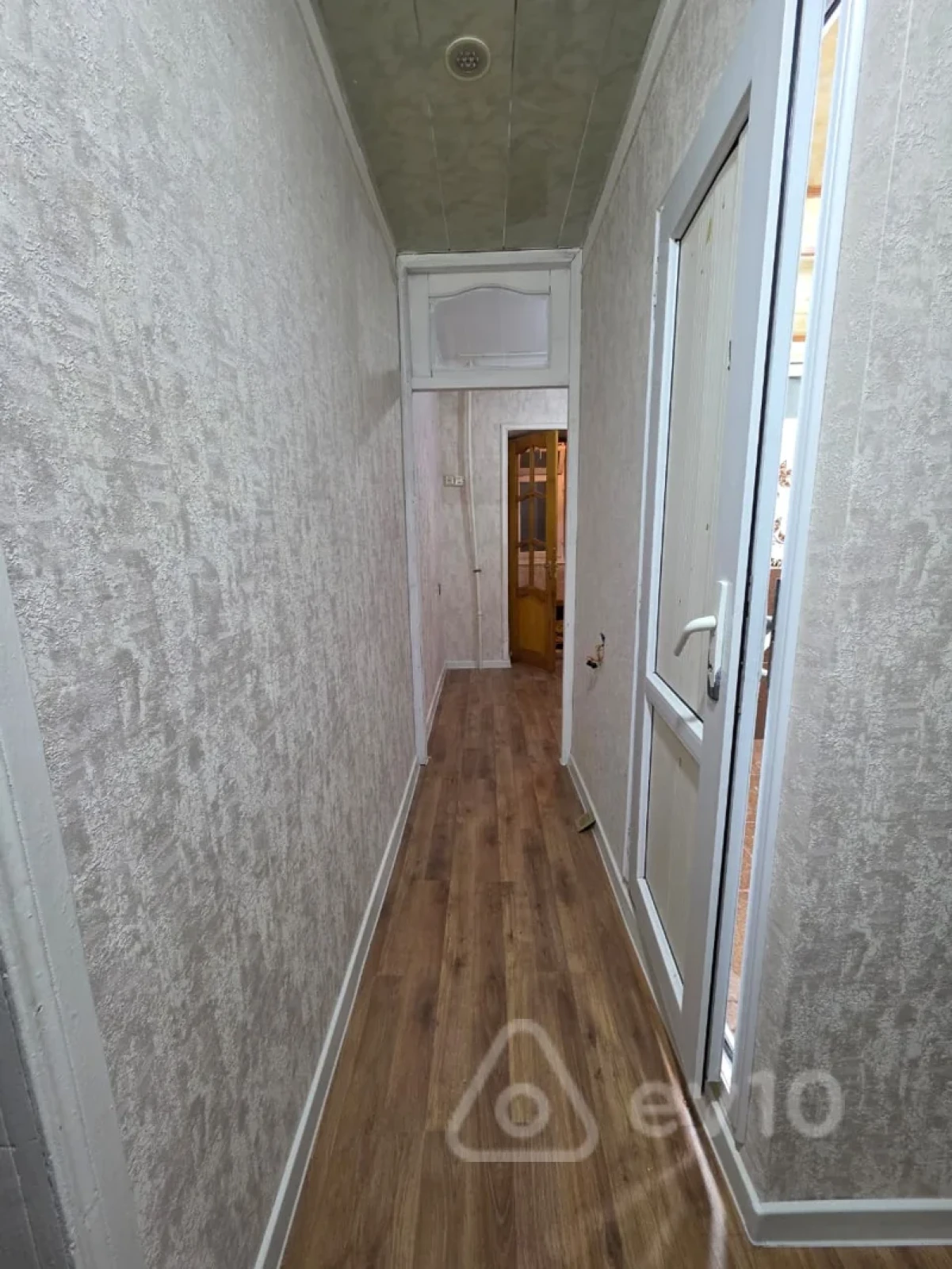 Kirayə verilir 2 otaqlı köhnə tikili 45 m²