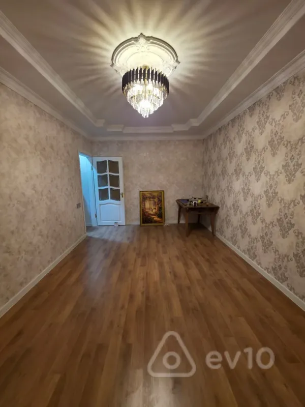 Kirayə verilir 2 otaqlı köhnə tikili 45 m²