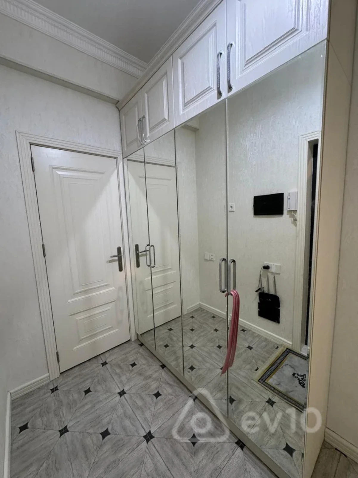 Kirayə verilir 3 otaqlı yeni tikili 65 m²