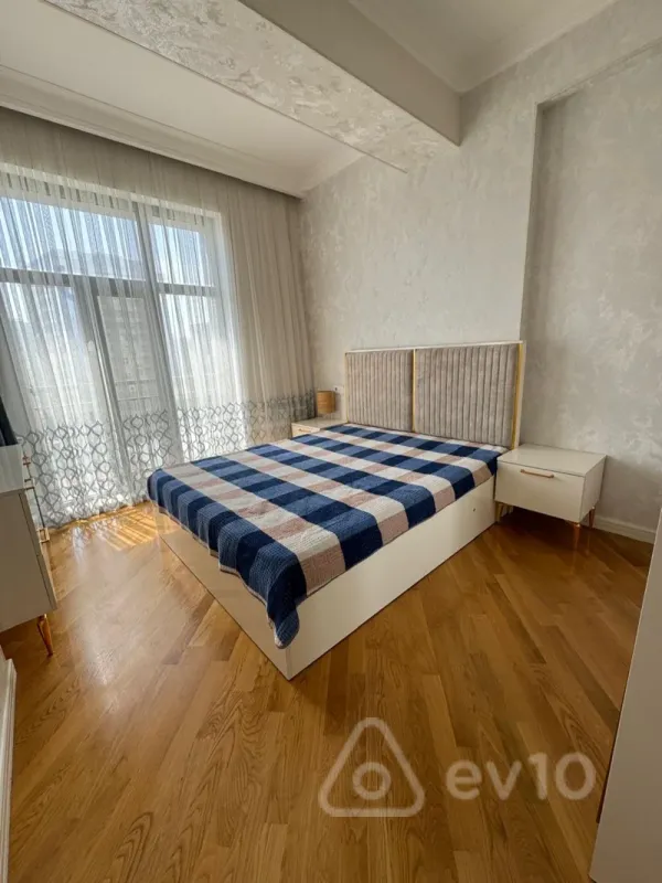Kirayə verilir 3 otaqlı yeni tikili 65 m²