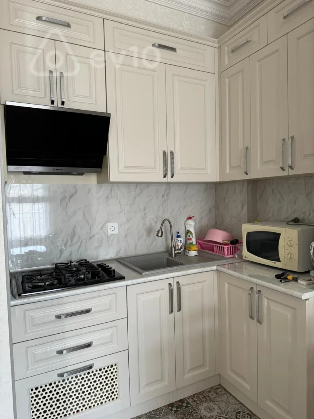 Kirayə verilir 3 otaqlı yeni tikili 65 m²