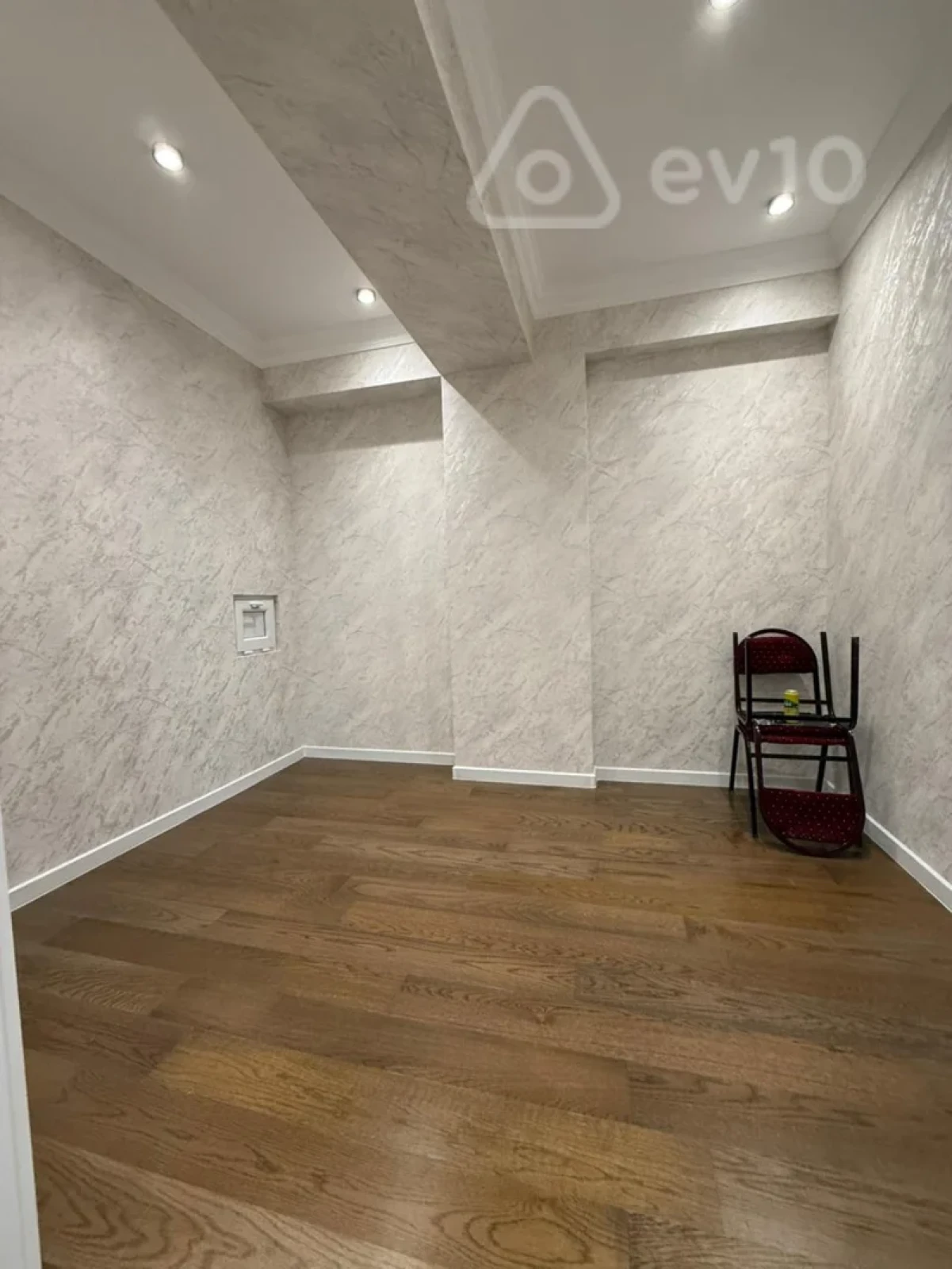 Satılır 3 otaqlı yeni tikili 82 m²