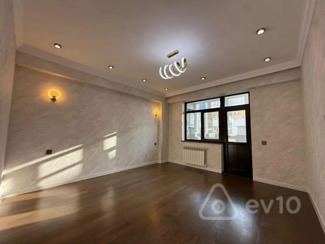 Satılır 3 otaqlı yeni tikili 82 m²