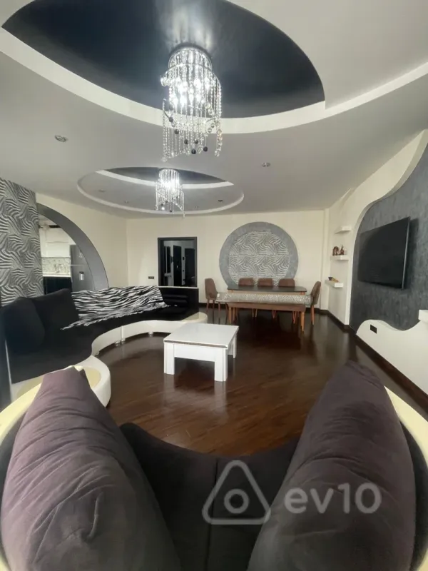 Satılır 3 otaqlı yeni tikili 160 m²