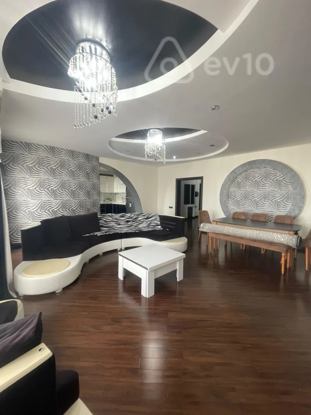 Satılır 3 otaqlı yeni tikili 160 m²