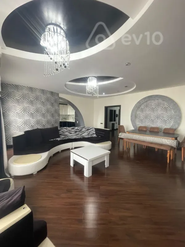 Satılır 3 otaqlı yeni tikili 160 m²