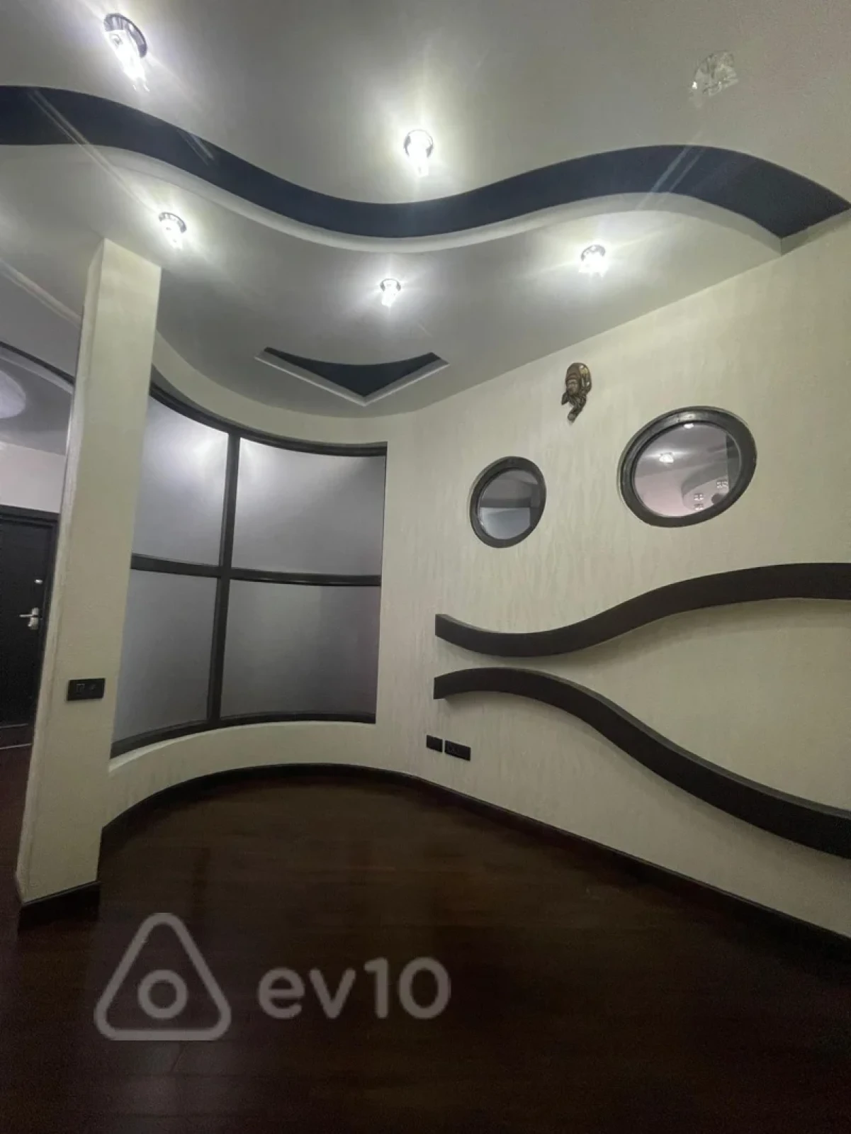 Satılır 3 otaqlı yeni tikili 160 m²