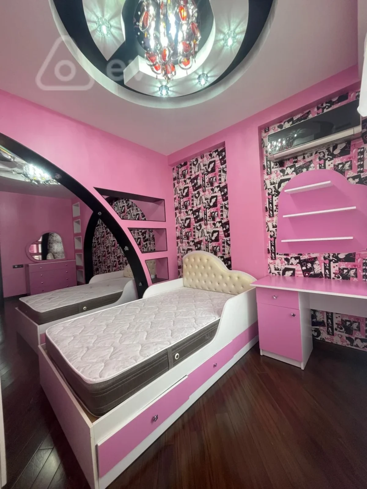 Satılır 3 otaqlı yeni tikili 160 m²