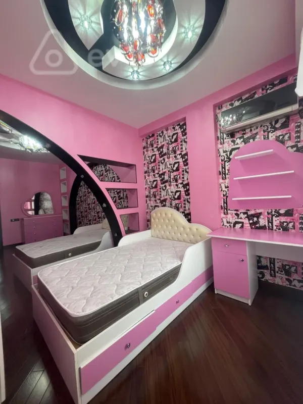 Satılır 3 otaqlı yeni tikili 160 m²