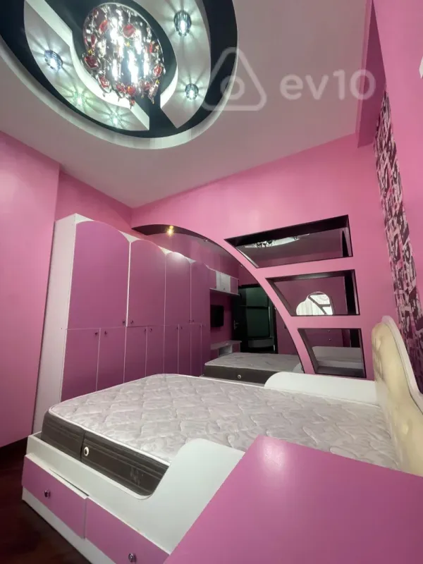 Satılır 3 otaqlı yeni tikili 160 m²