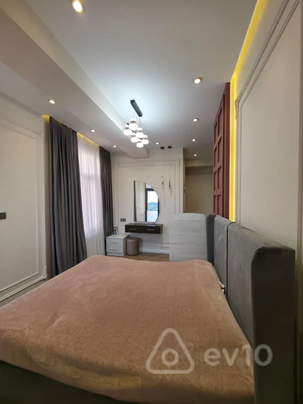 Satılır 4 otaqlı yeni tikili 130 m²