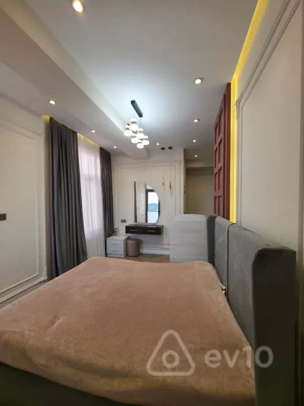 Satılır 4 otaqlı yeni tikili 130 m²