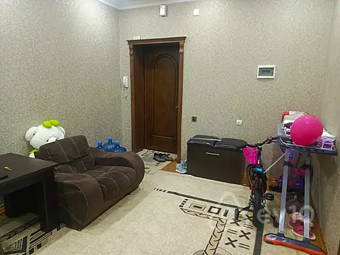 Kirayə verilir 3 otaqlı yeni tikili 90 m²