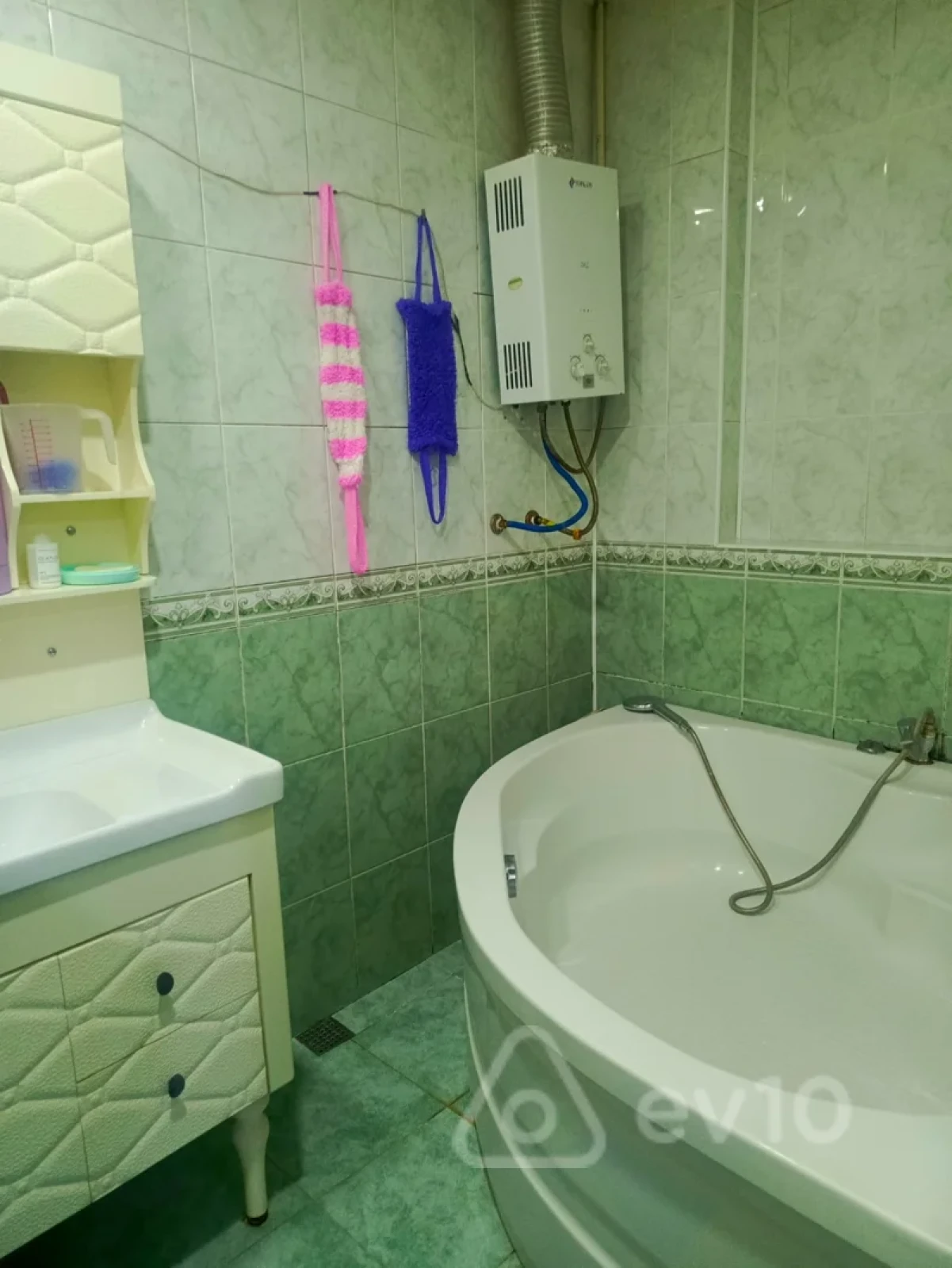 Kirayə verilir 3 otaqlı yeni tikili 90 m²
