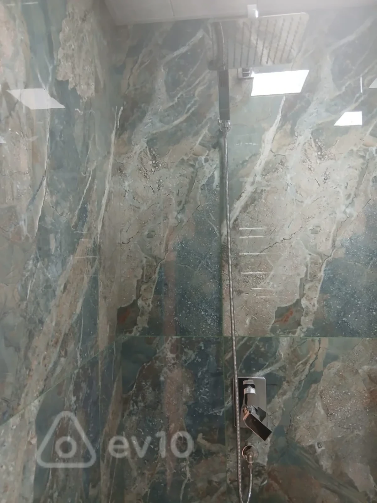 Kirayə verilir 2 otaqlı yeni tikili 50 m²