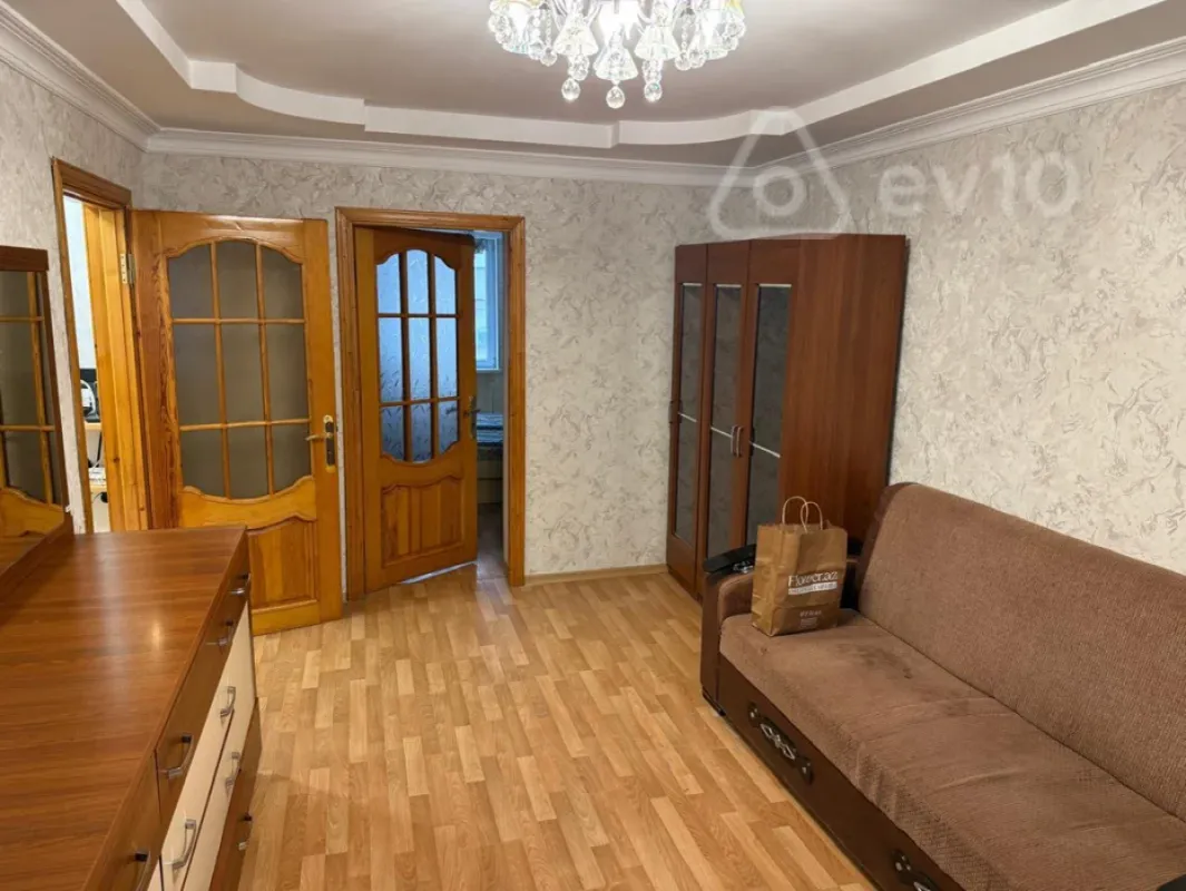 Kirayə verilir 3 otaqlı köhnə tikili 67 m²