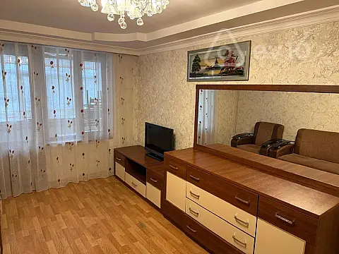 Kirayə verilir 3 otaqlı köhnə tikili 67 m²