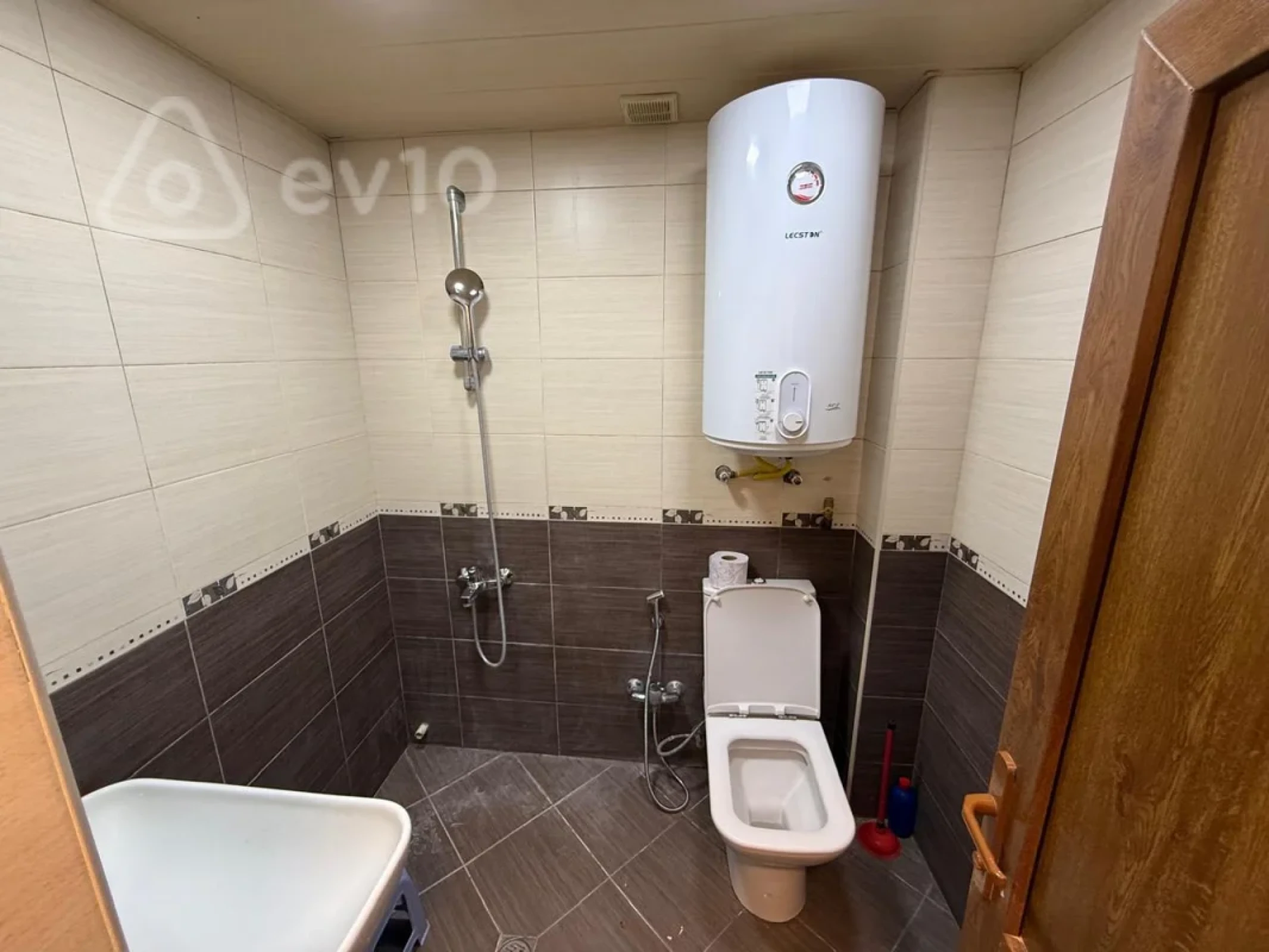 Kirayə verilir 3 otaqlı köhnə tikili 67 m²